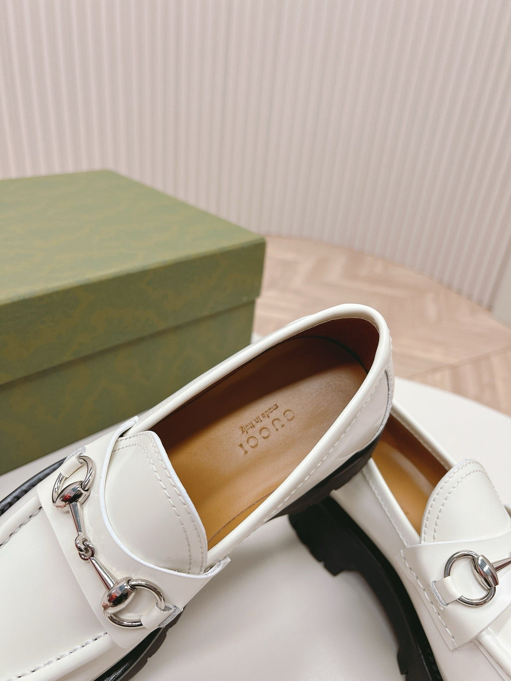 SE1512 GUCCI Women's loafer with Horsebit / Size5-11