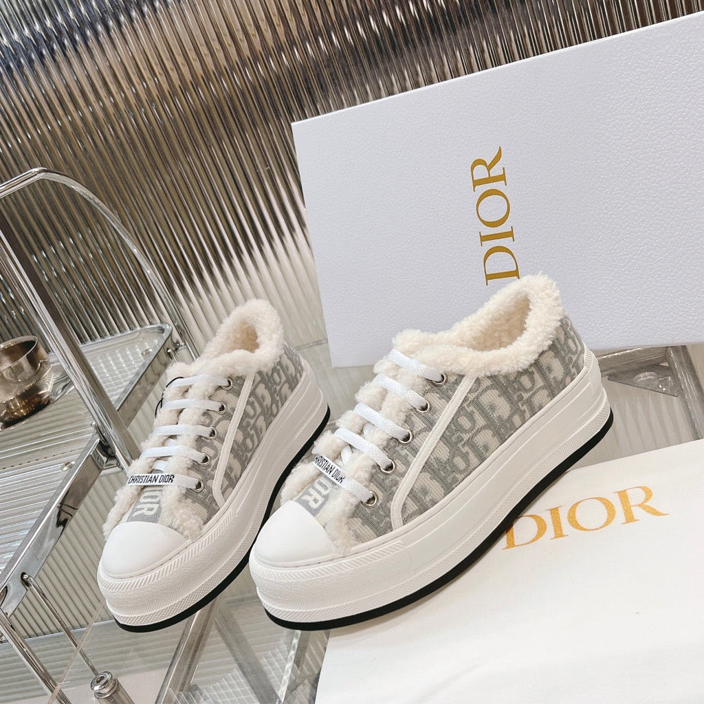SE1242 DR Sneakers / Size5-10