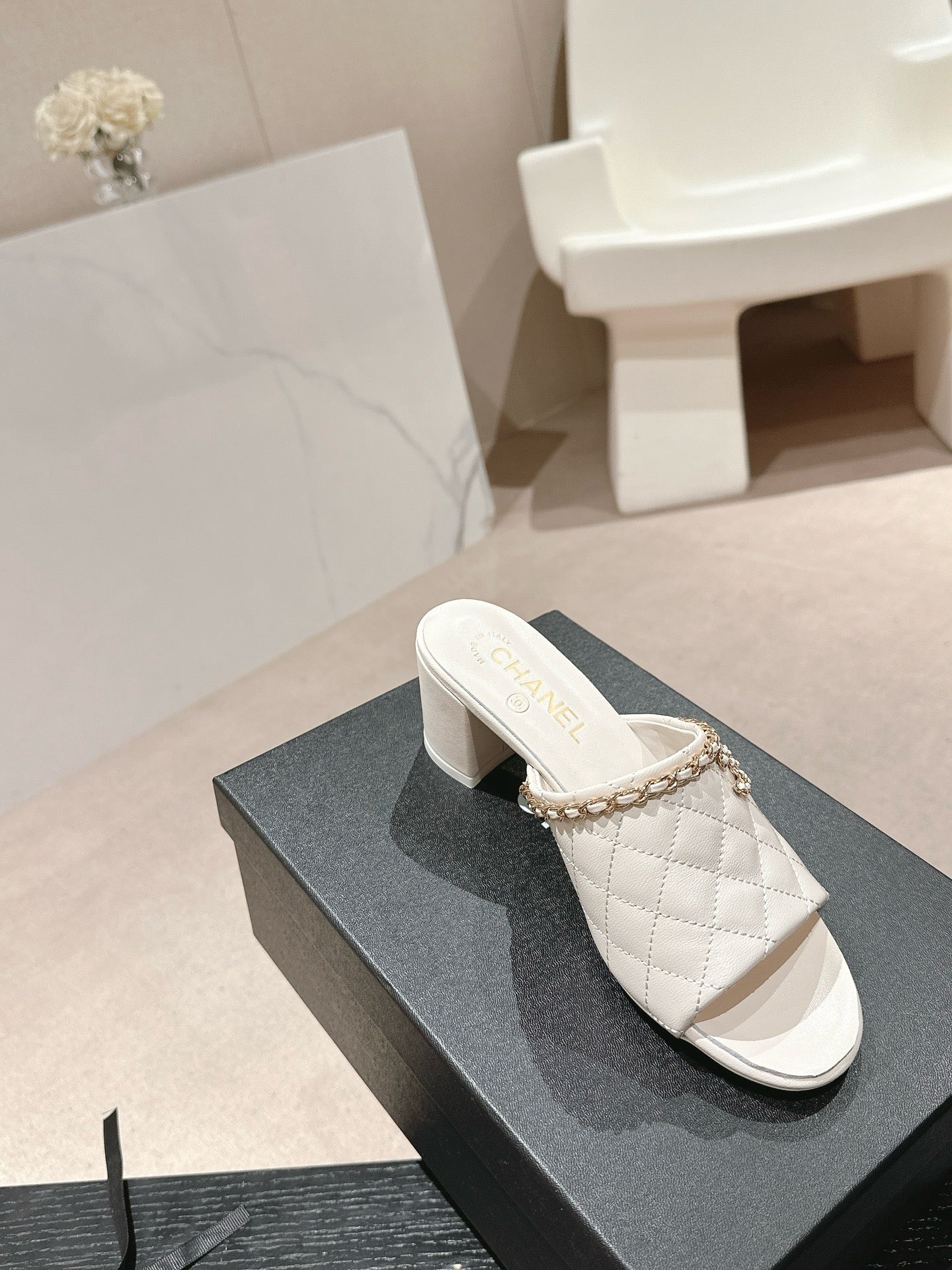 SE1372 CC Slide Sandals / Size4-11