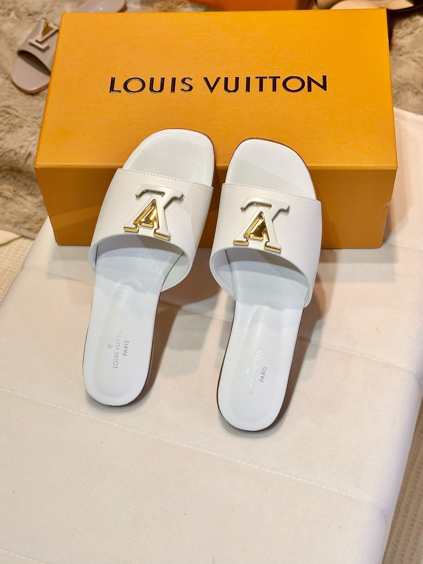 SE1368 LB Slippers / Size5-11