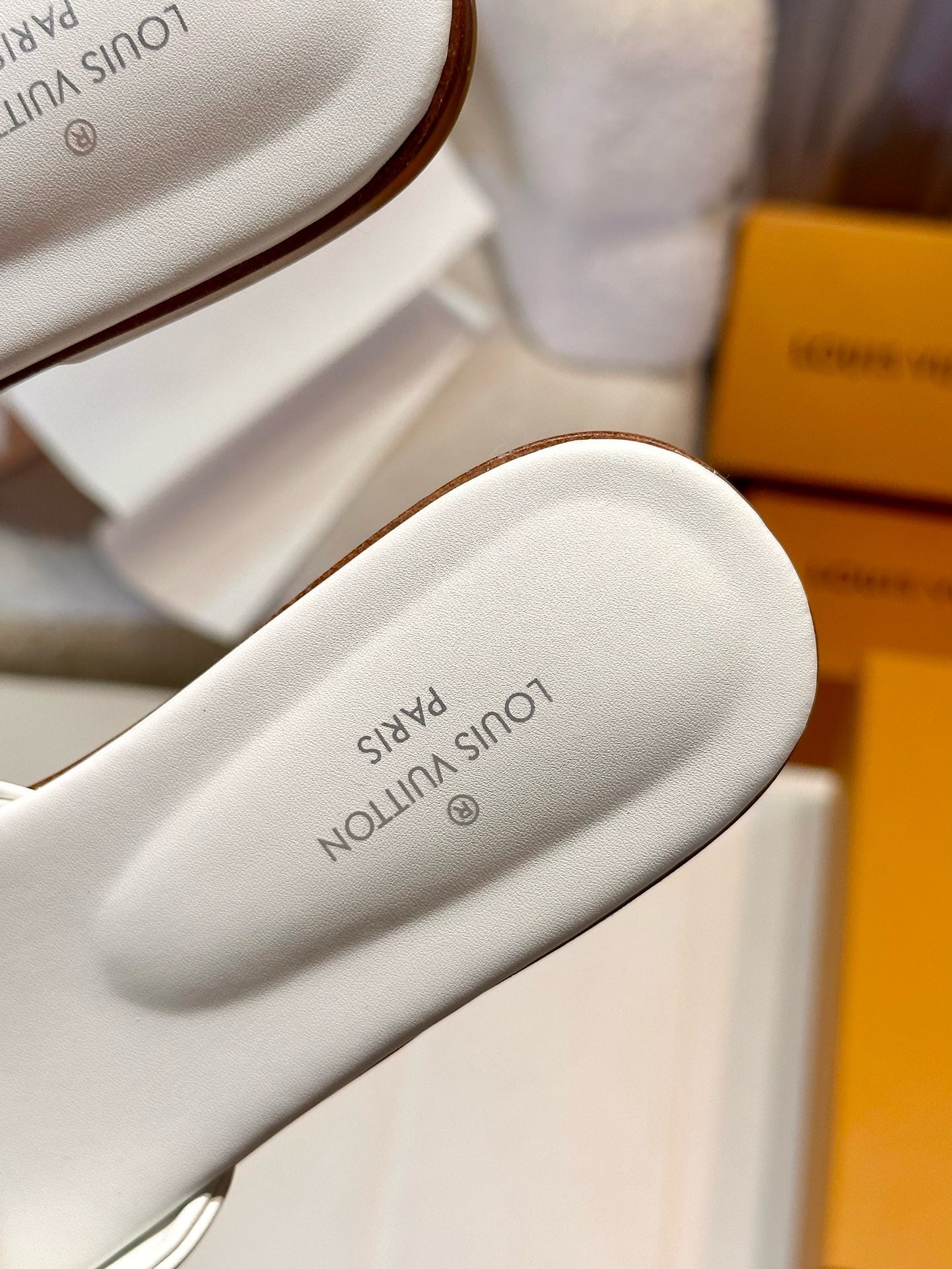 SE1368 LB Slippers / Size5-11