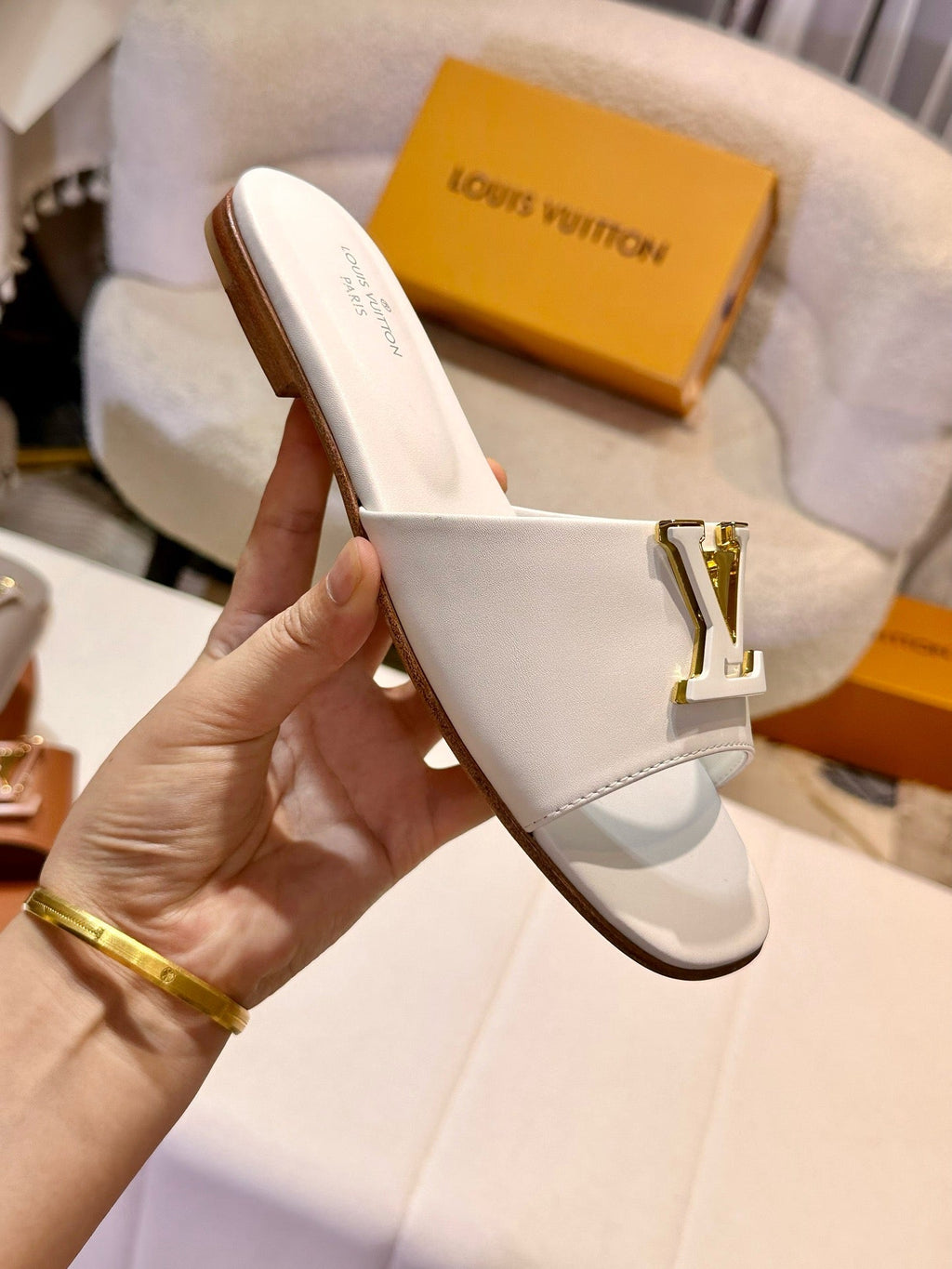 SE1368 LB Slippers / Size5-11