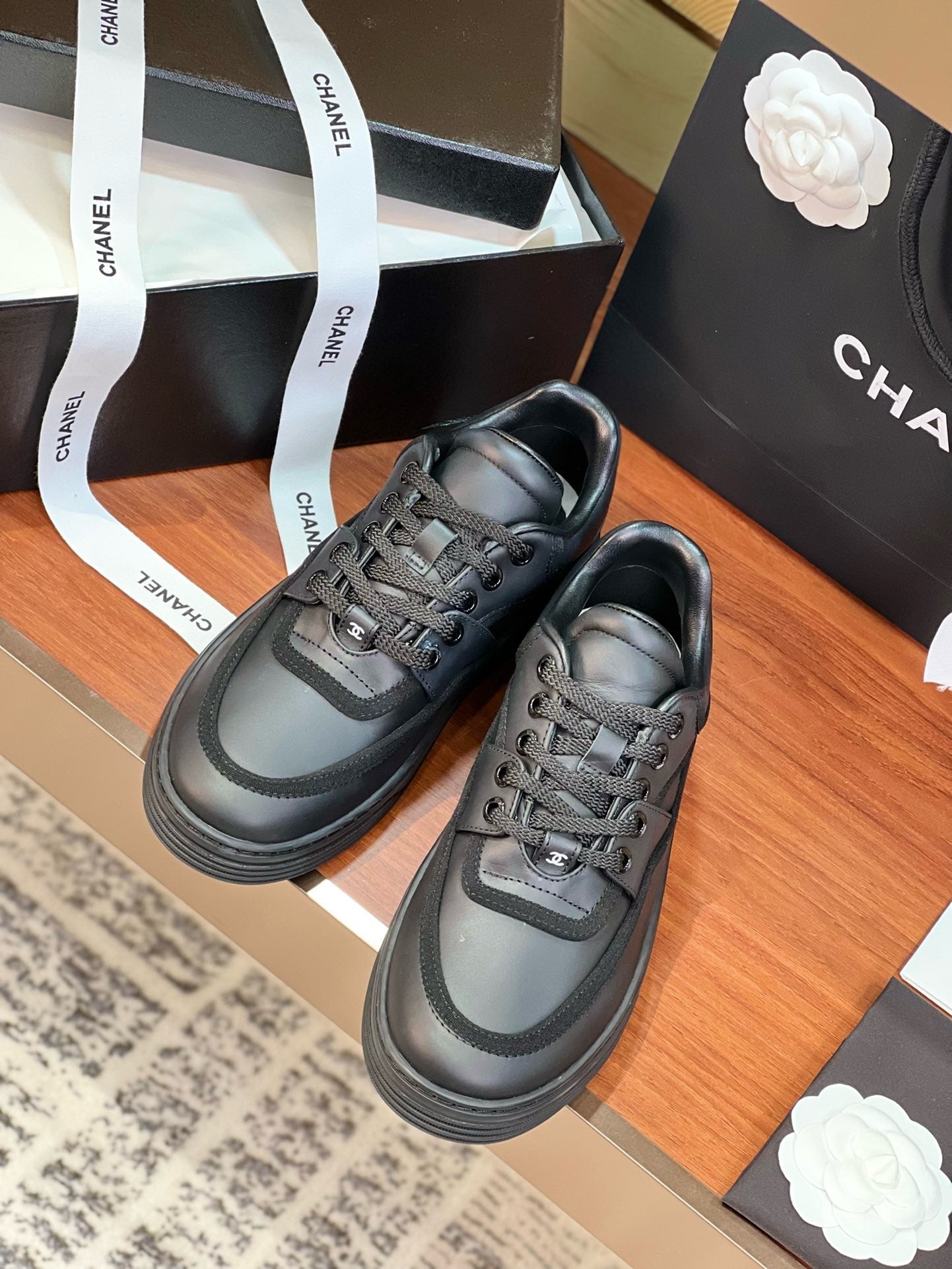 SE1624 Chanel Sneaker / Size5-10