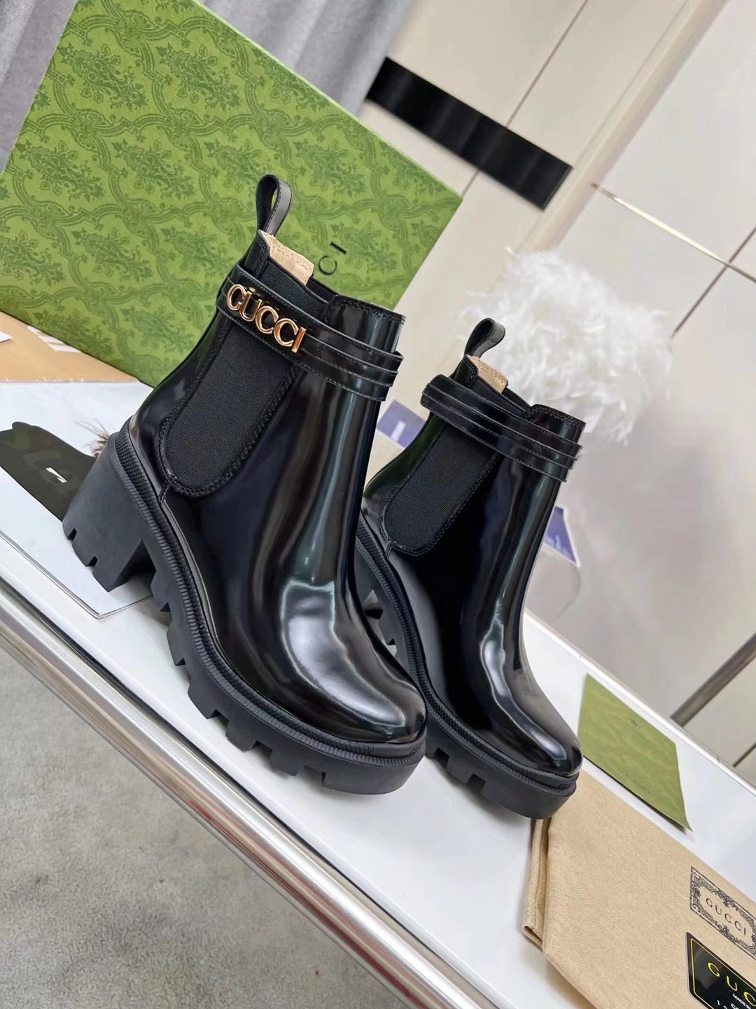 SE1098 GG Women's Ankle Boot with Logo /  Size5-11