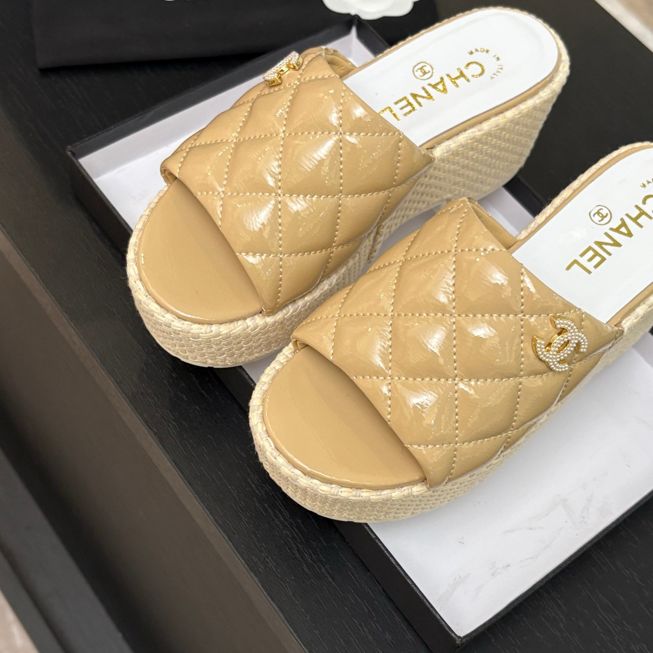 SE1627 Chanel Slide / Size5-10