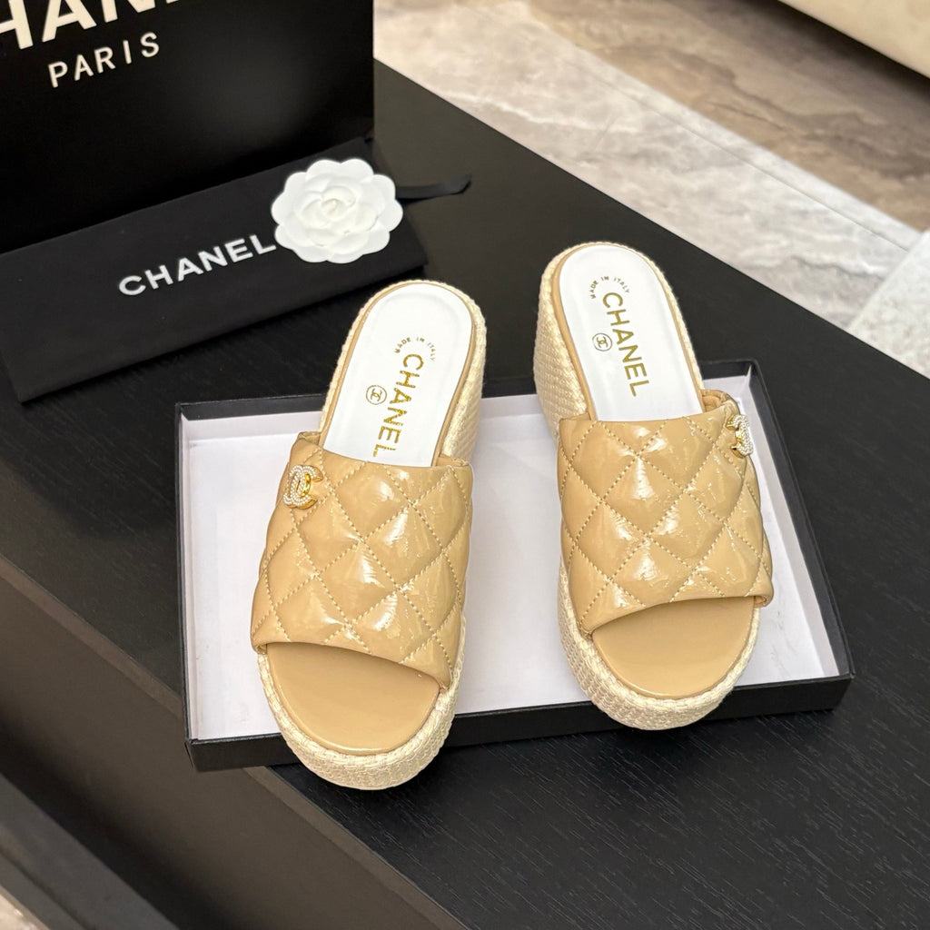 SE1627 Chanel Slide / Size5-10