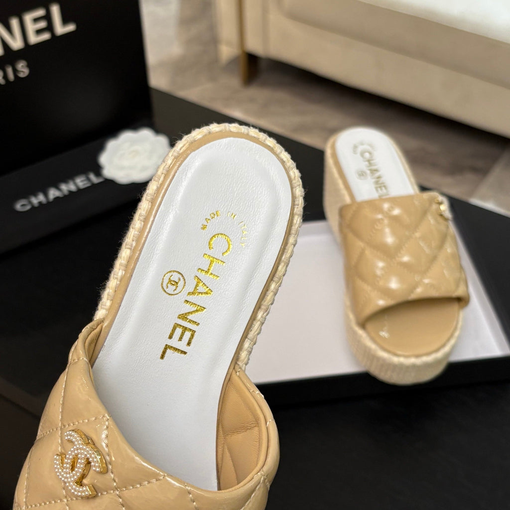 SE1627 Chanel Slide / Size5-10