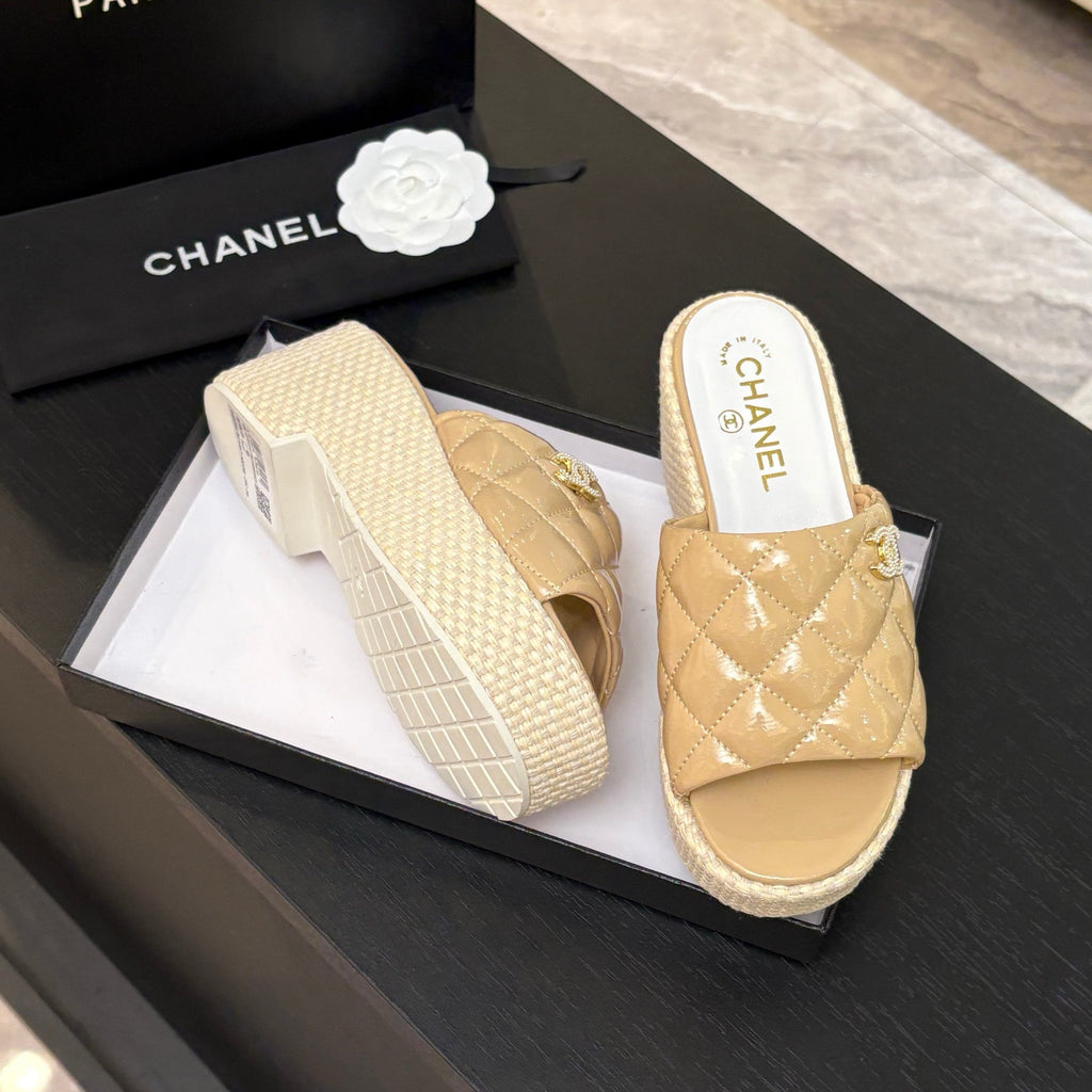 SE1627 Chanel Slide / Size5-10