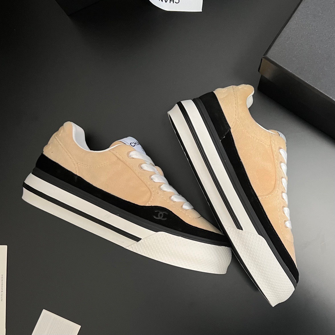 SE1183 CC Sneakers / Size5-10
