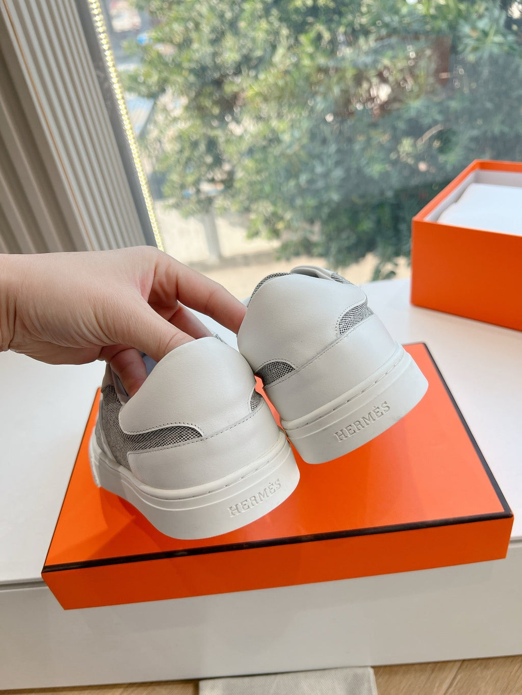 SE1559 Hermes Day Sneaker / Size5-10