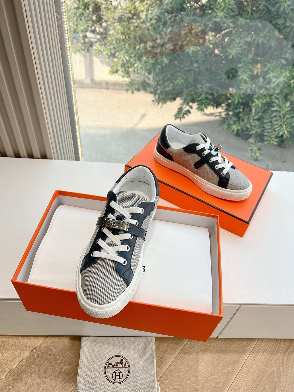 SE1560 Hermes Day Sneaker / Size5-10