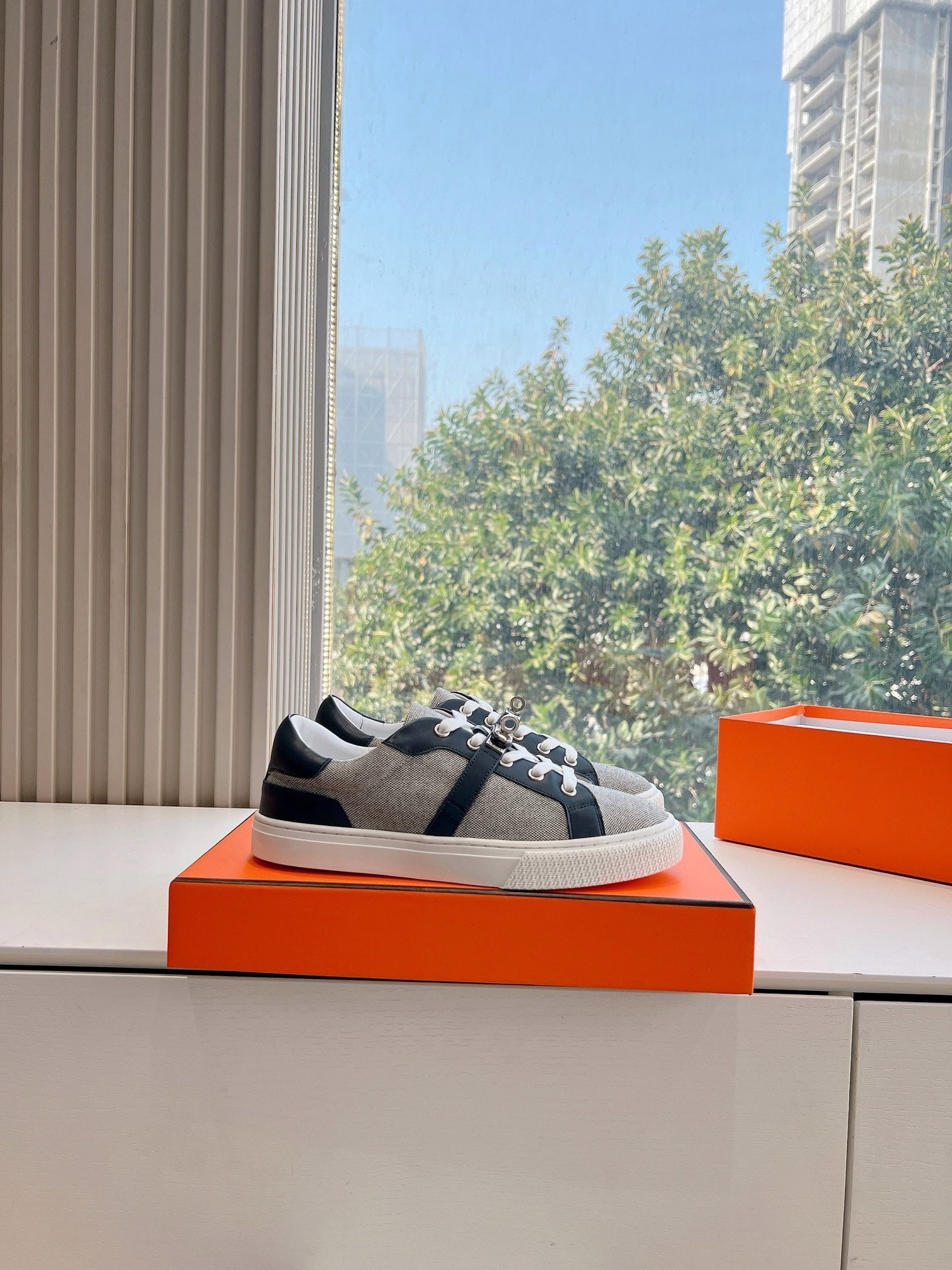 SE1560 Hermes Day Sneaker / Size5-10