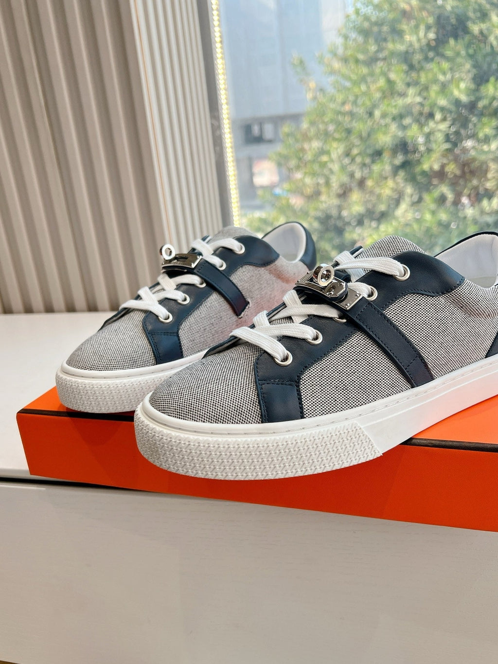SE1560 Hermes Day Sneaker / Size5-10