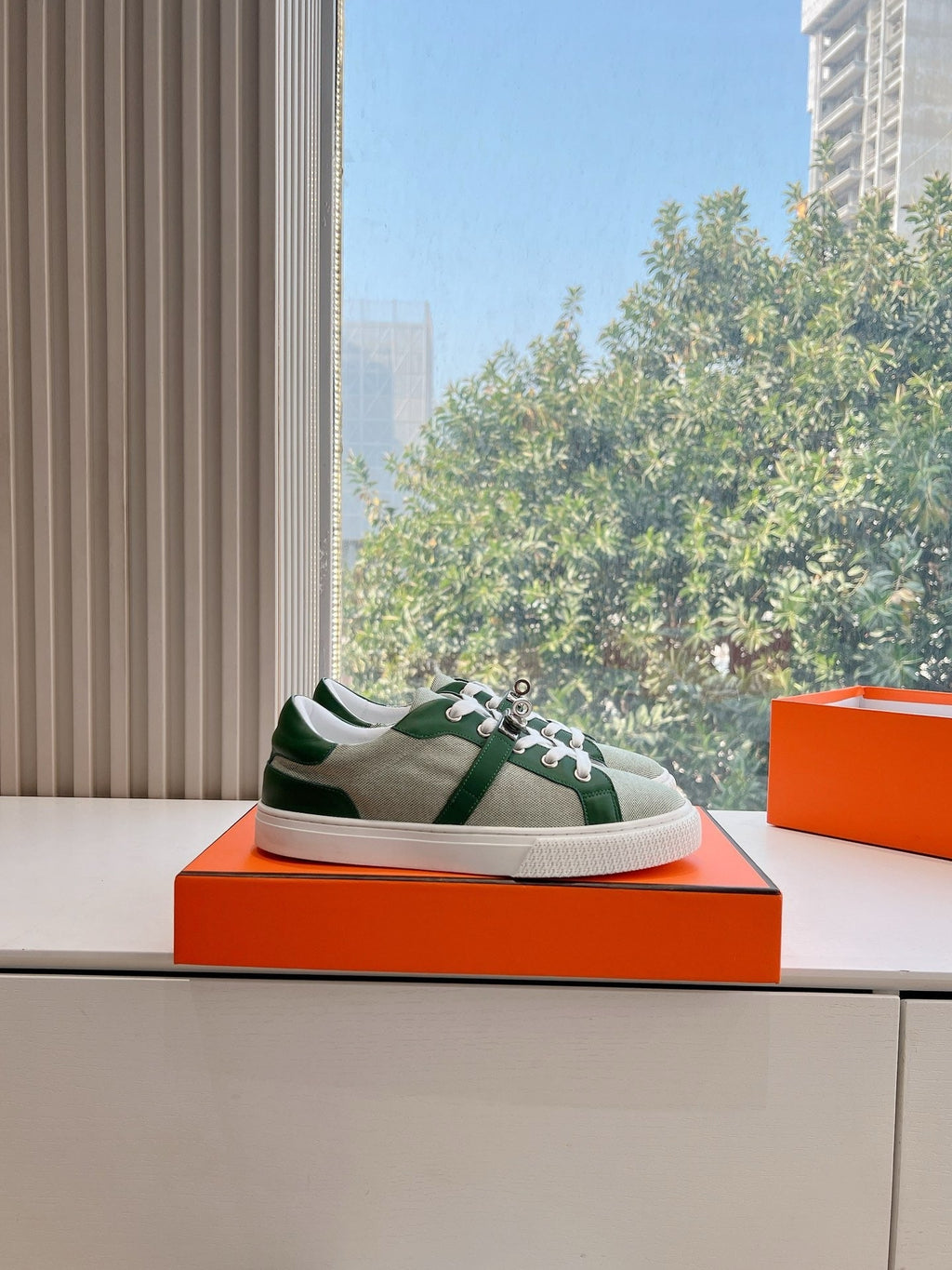 SE1566 Hermes Day Sneaker / Size5-10