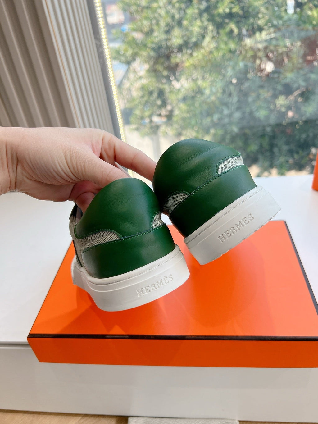 SE1566 Hermes Day Sneaker / Size5-10