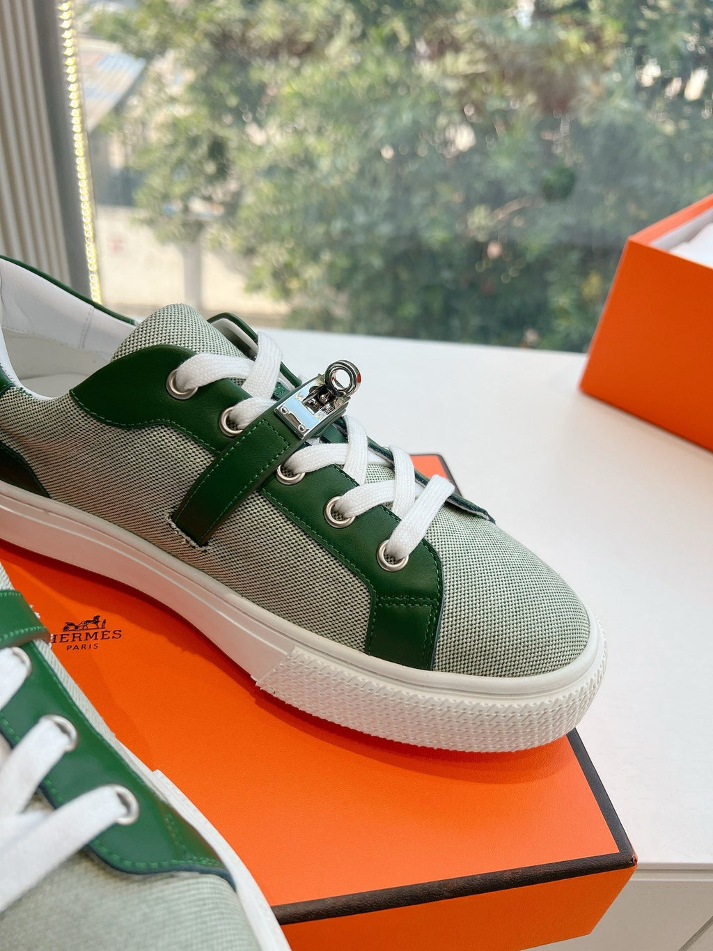 SE1566 Hermes Day Sneaker / Size5-10