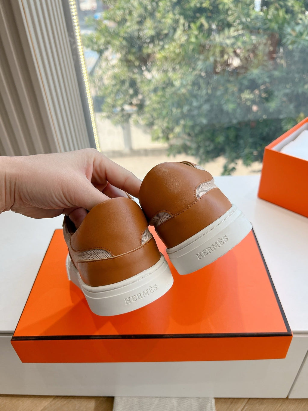 SE1561 Hermes Day Sneaker / Size5-10