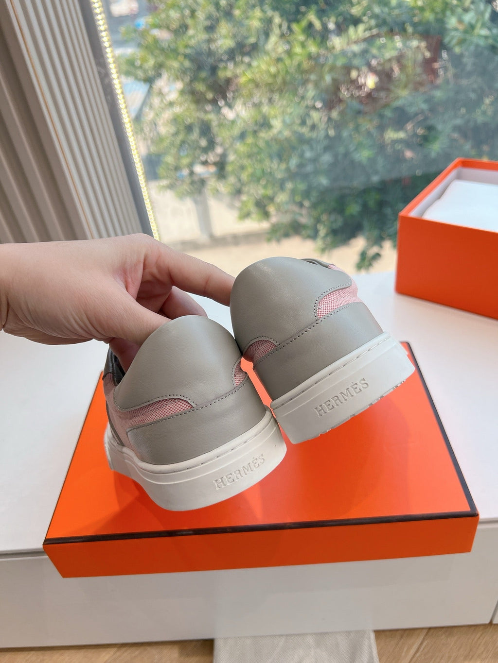 SE1563 Hermes Day Sneaker / Size5-10