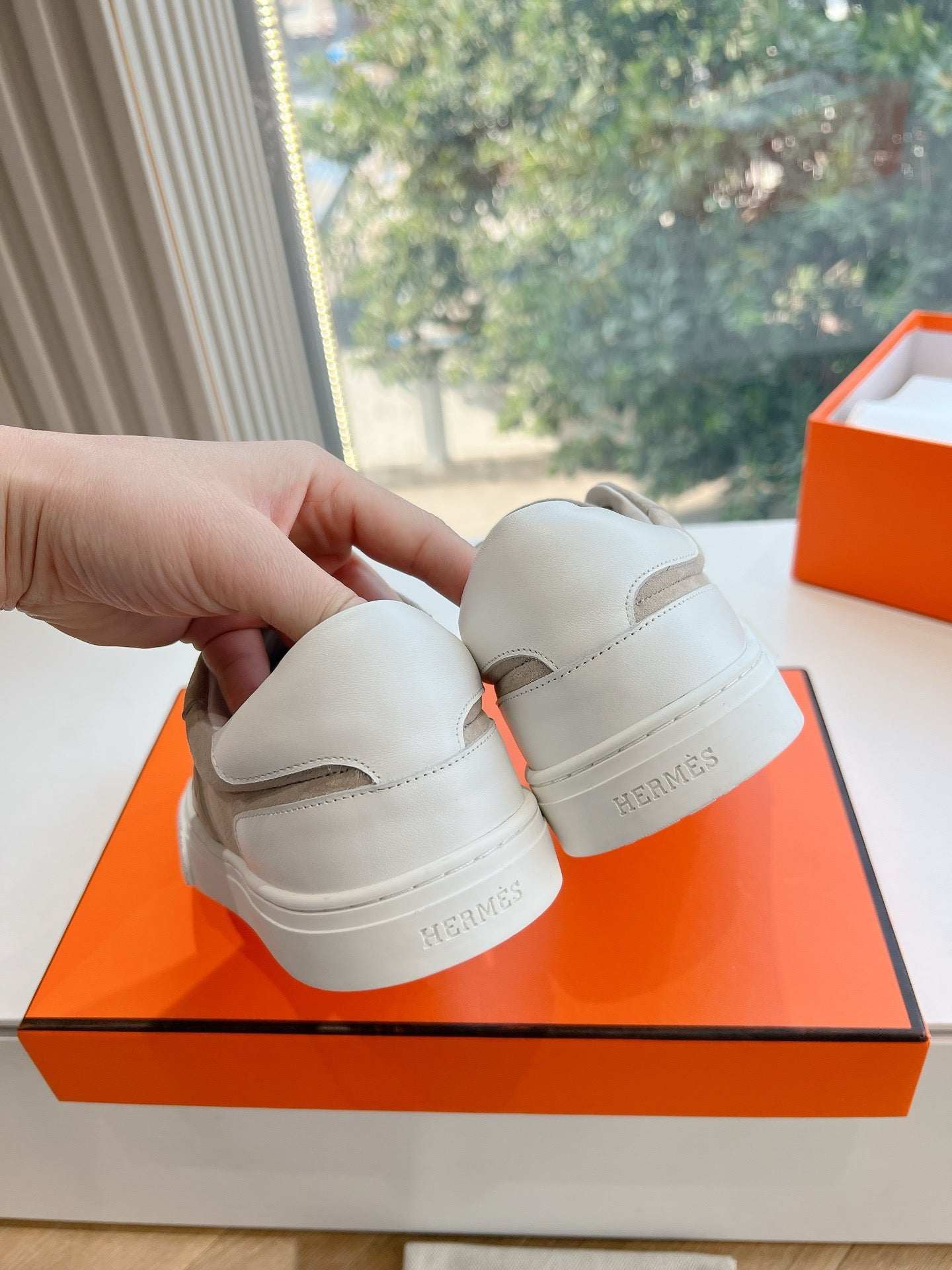 SE1564 Hermes Day Sneaker / Size5-10