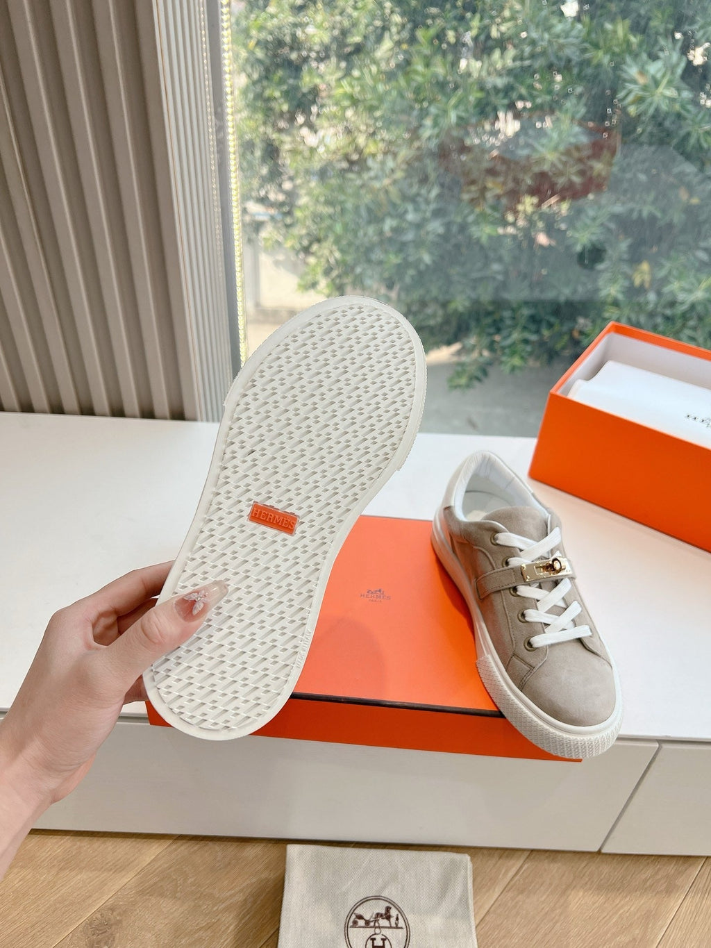 SE1564 Hermes Day Sneaker / Size5-10