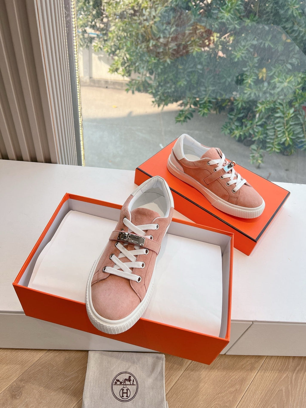 SE1565 Hermes Day Sneaker / Size5-10
