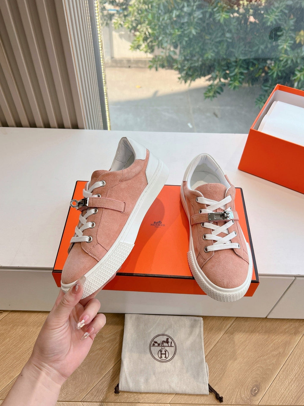 SE1565 Hermes Day Sneaker / Size5-10