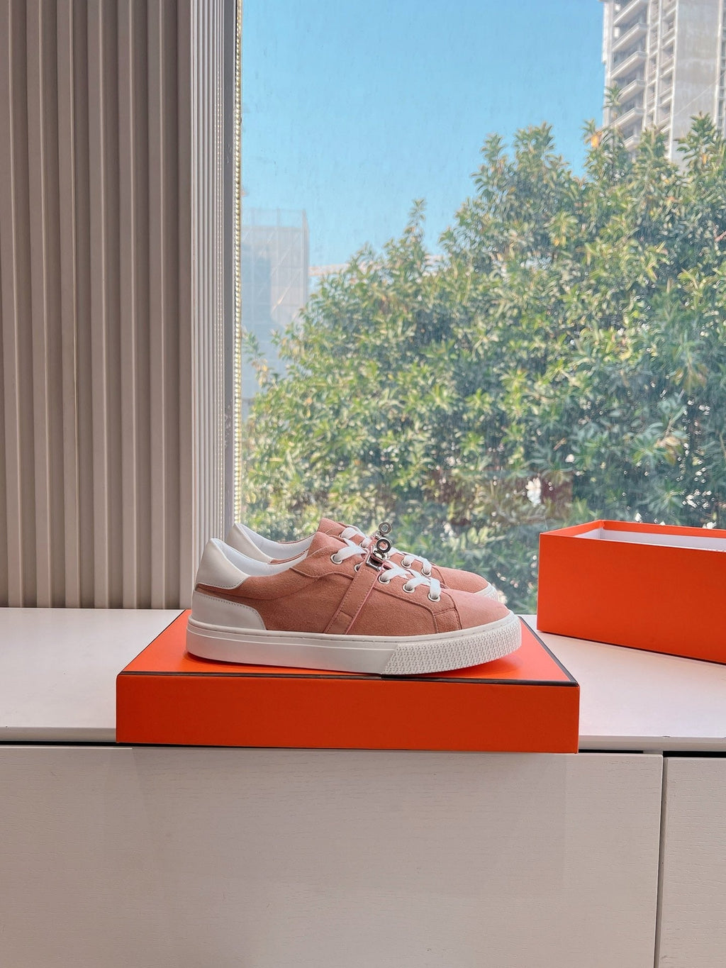 SE1565 Hermes Day Sneaker / Size5-10