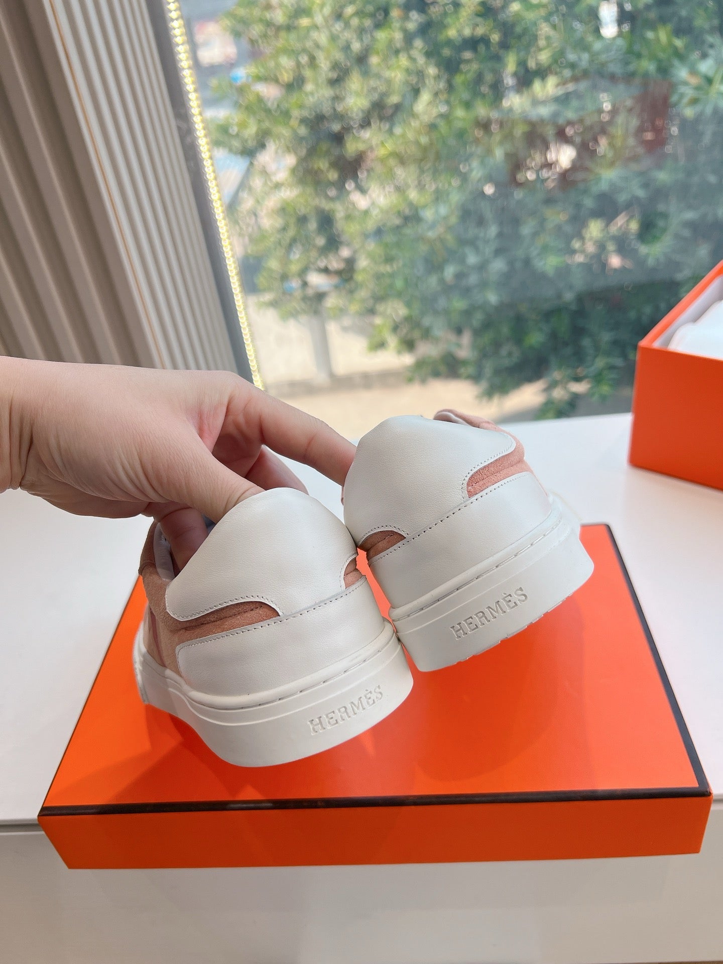 SE1565 Hermes Day Sneaker / Size5-10