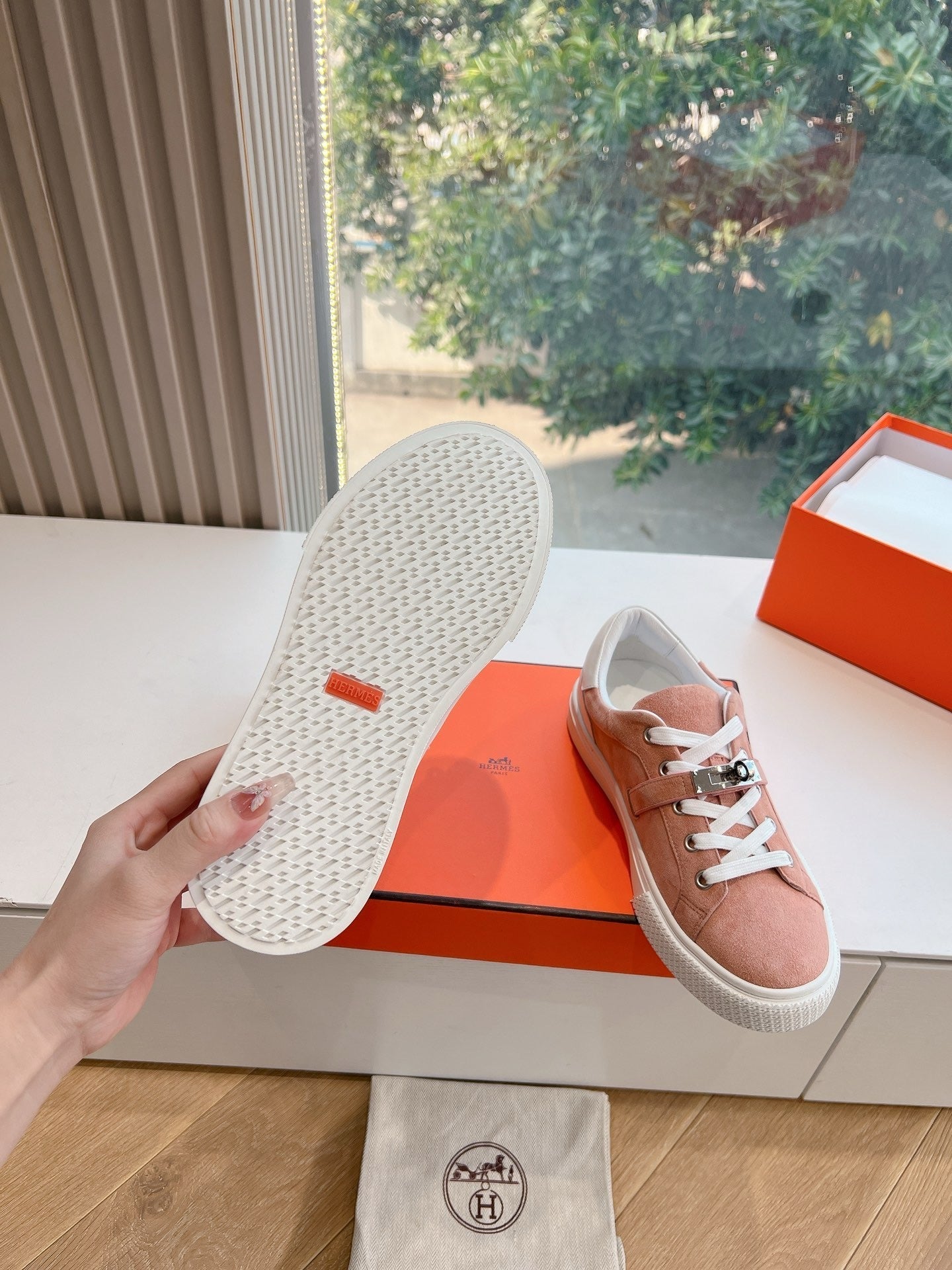 SE1565 Hermes Day Sneaker / Size5-10