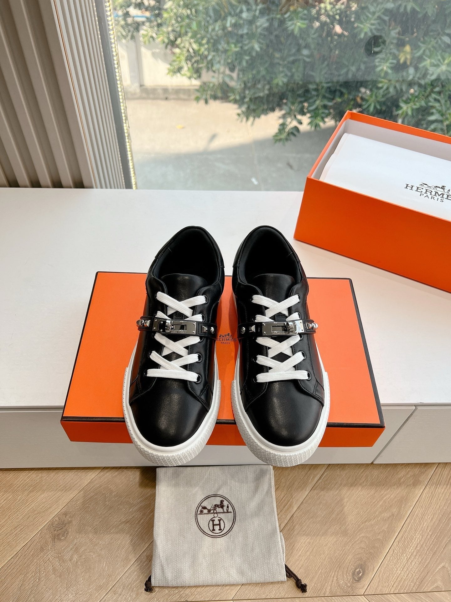 SE1567 Hermes Day Sneaker / Size5-10