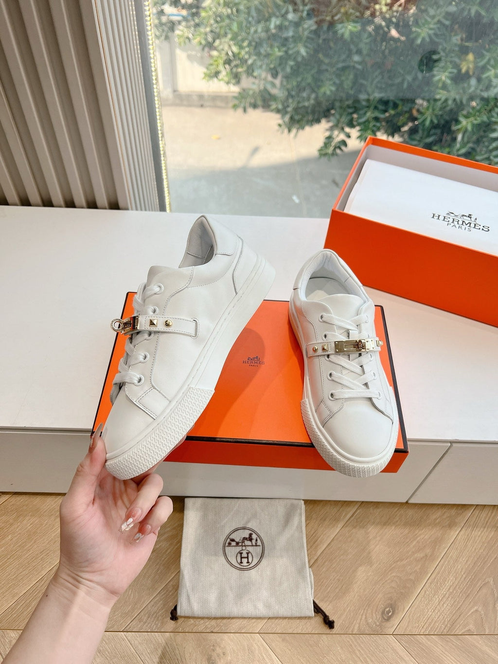 SE1569 Hermes Day Sneaker / Size5-10