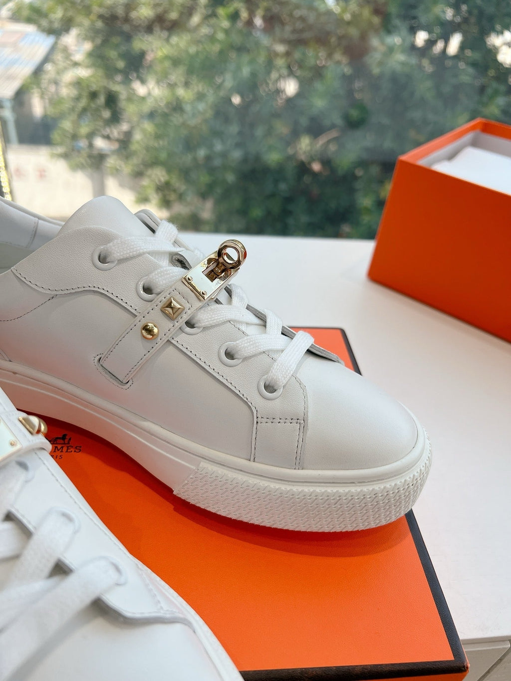 SE1569 Hermes Day Sneaker / Size5-10