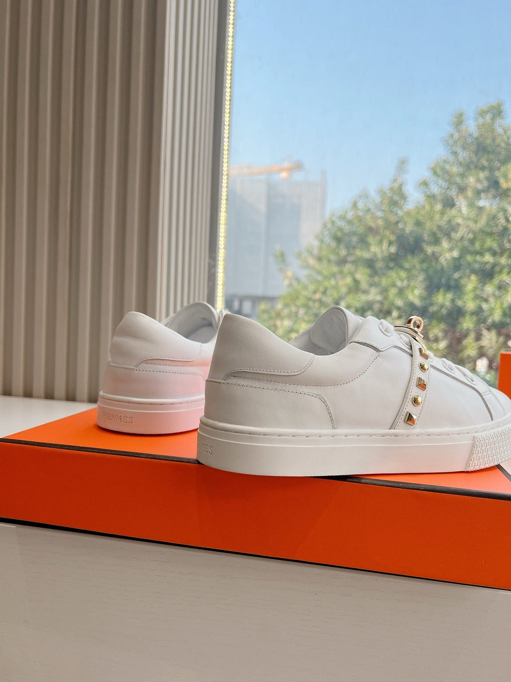 SE1569 Hermes Day Sneaker / Size5-10