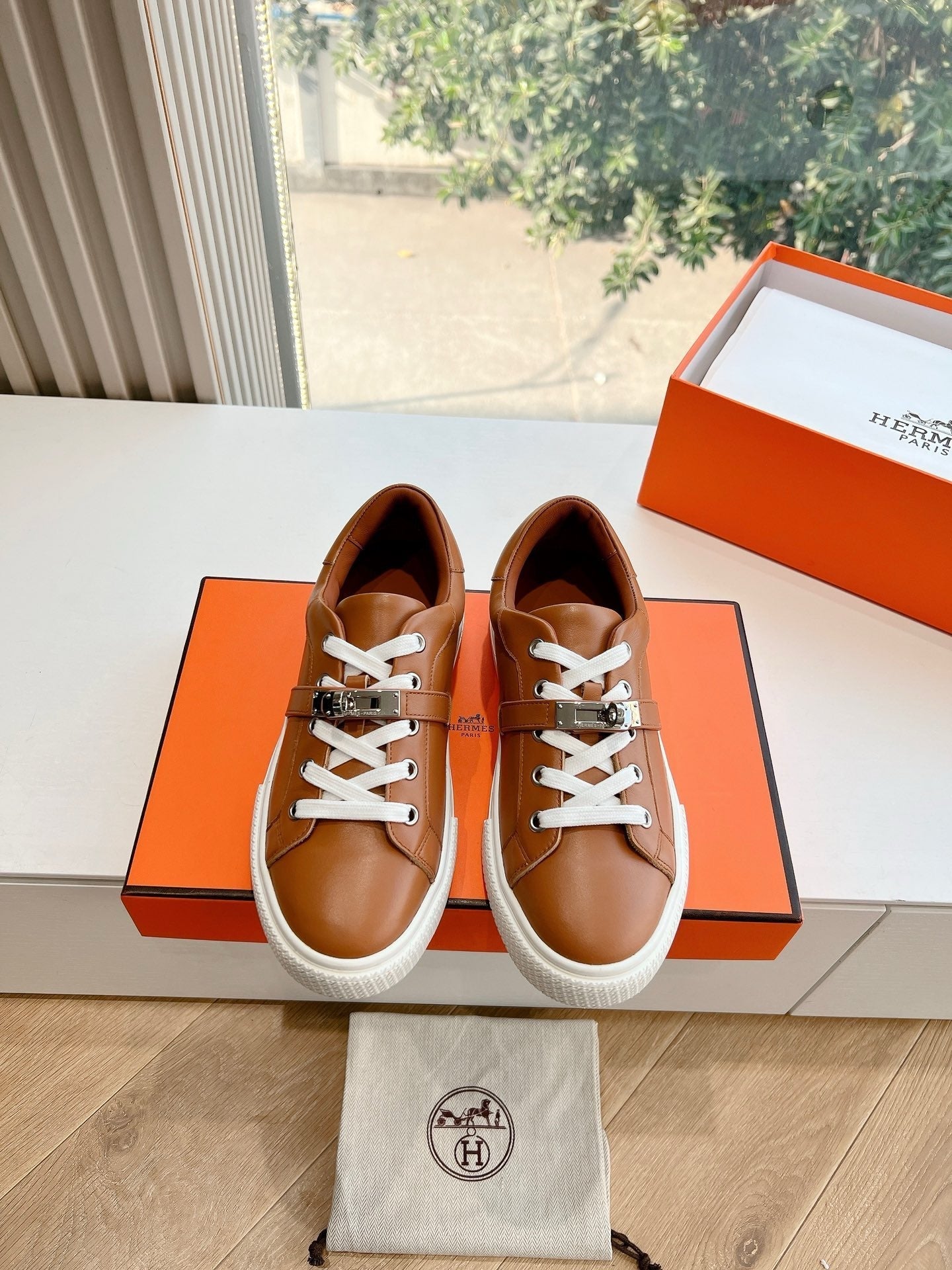 SE1570 Hermes Day Sneaker / Size5-10