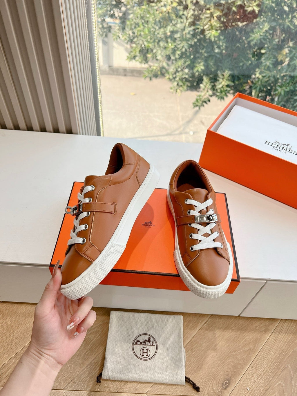 SE1570 Hermes Day Sneaker / Size5-10