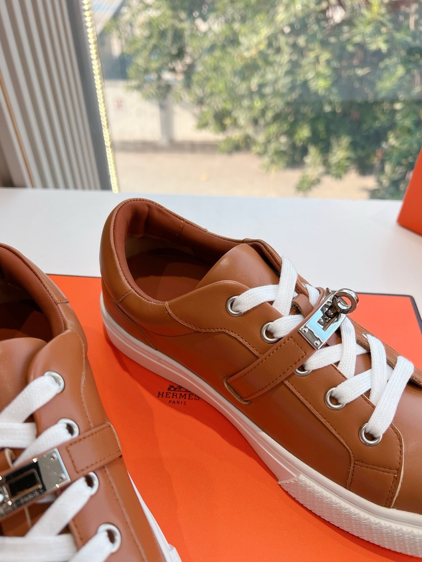 SE1570 Hermes Day Sneaker / Size5-10