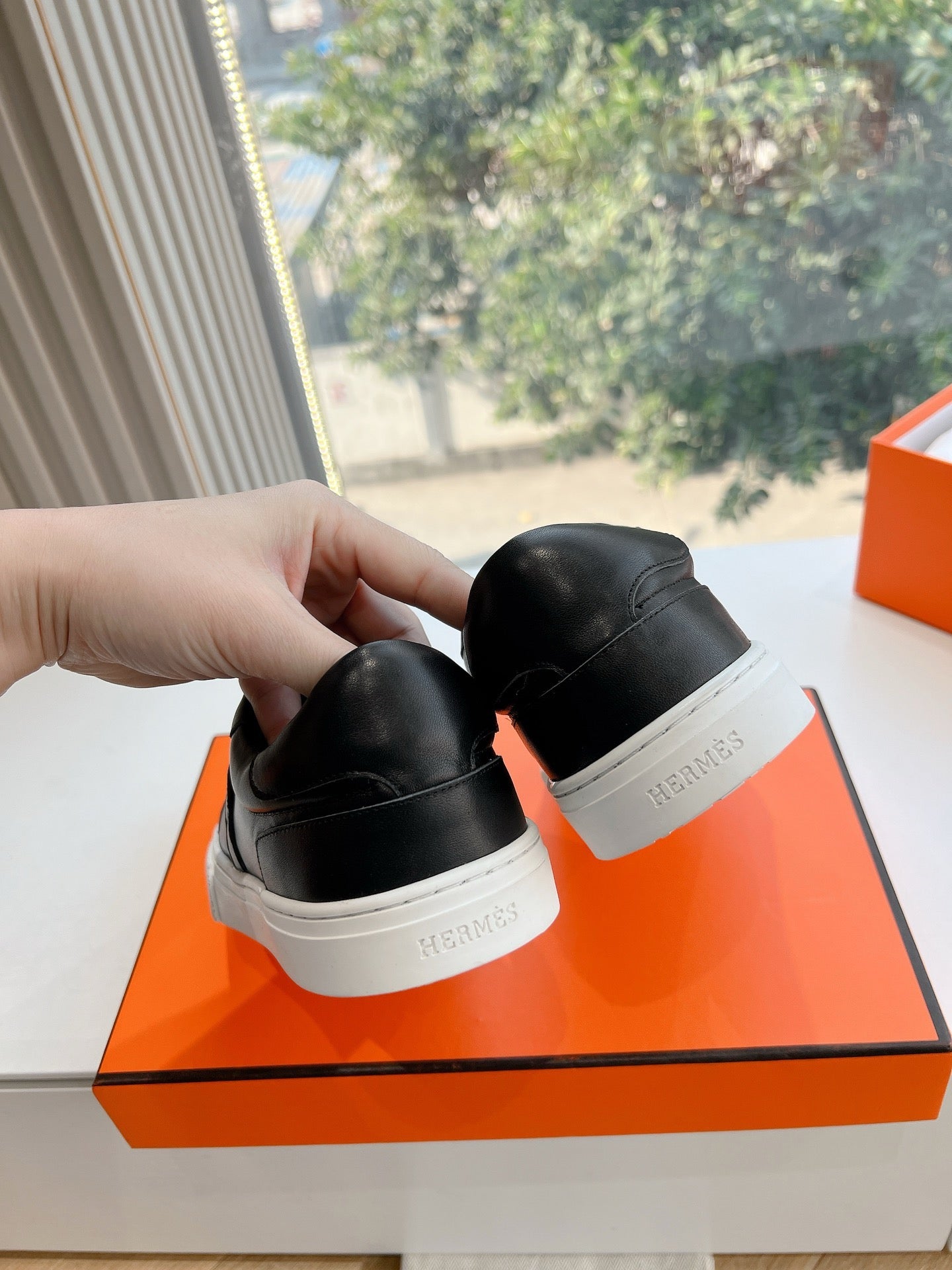 SE1574 Hermes Day Sneaker / Size5-10