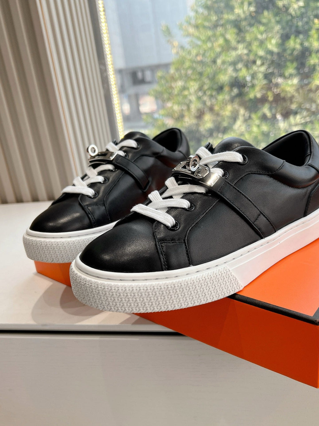 SE1574 Hermes Day Sneaker / Size5-10
