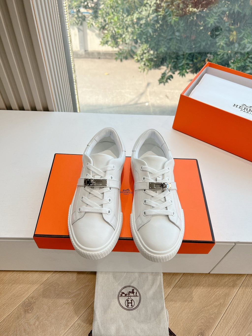 SE1575 Hermes Day Sneaker / Size5-10