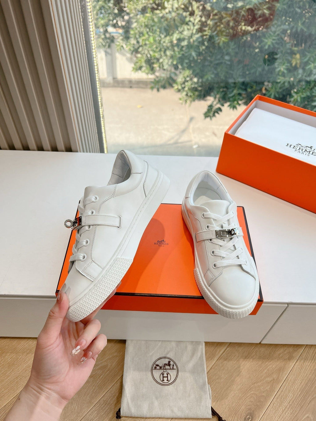 SE1575 Hermes Day Sneaker / Size5-10