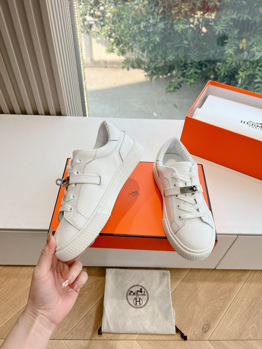 SE1576 Hermes Day Sneaker / Size5-10