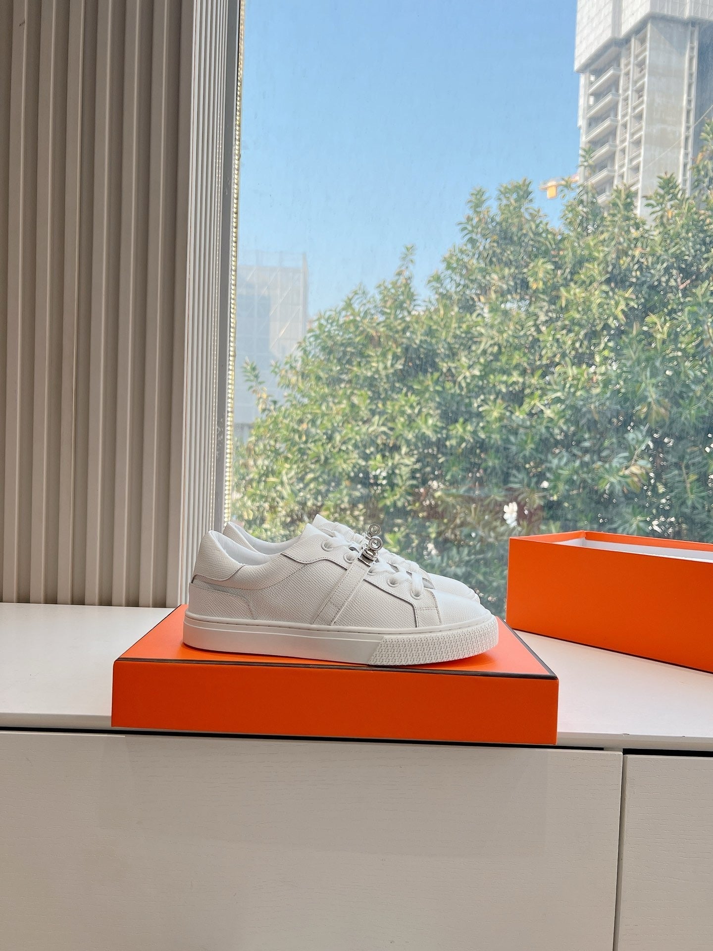 SE1576 Hermes Day Sneaker / Size5-10