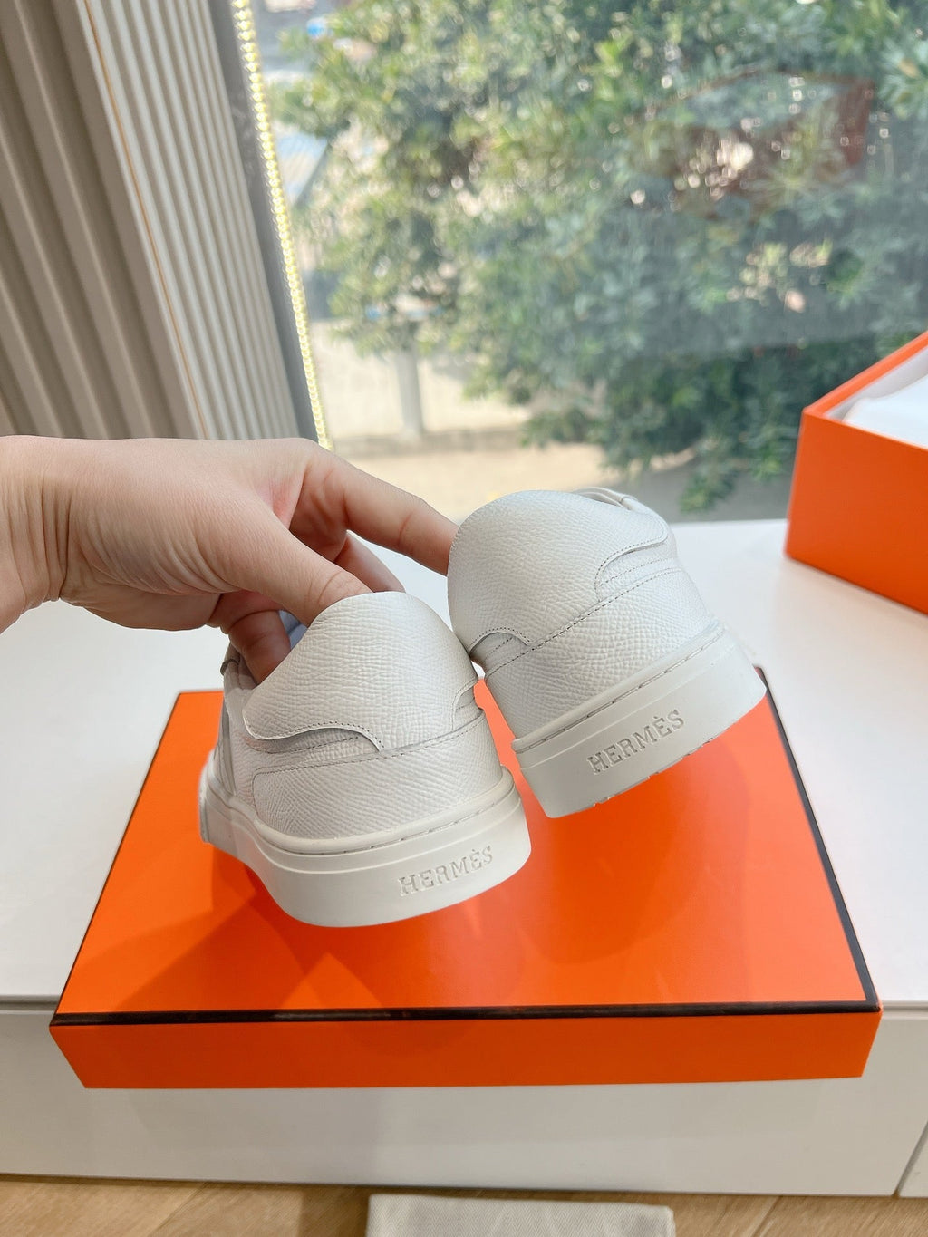 SE1576 Hermes Day Sneaker / Size5-10