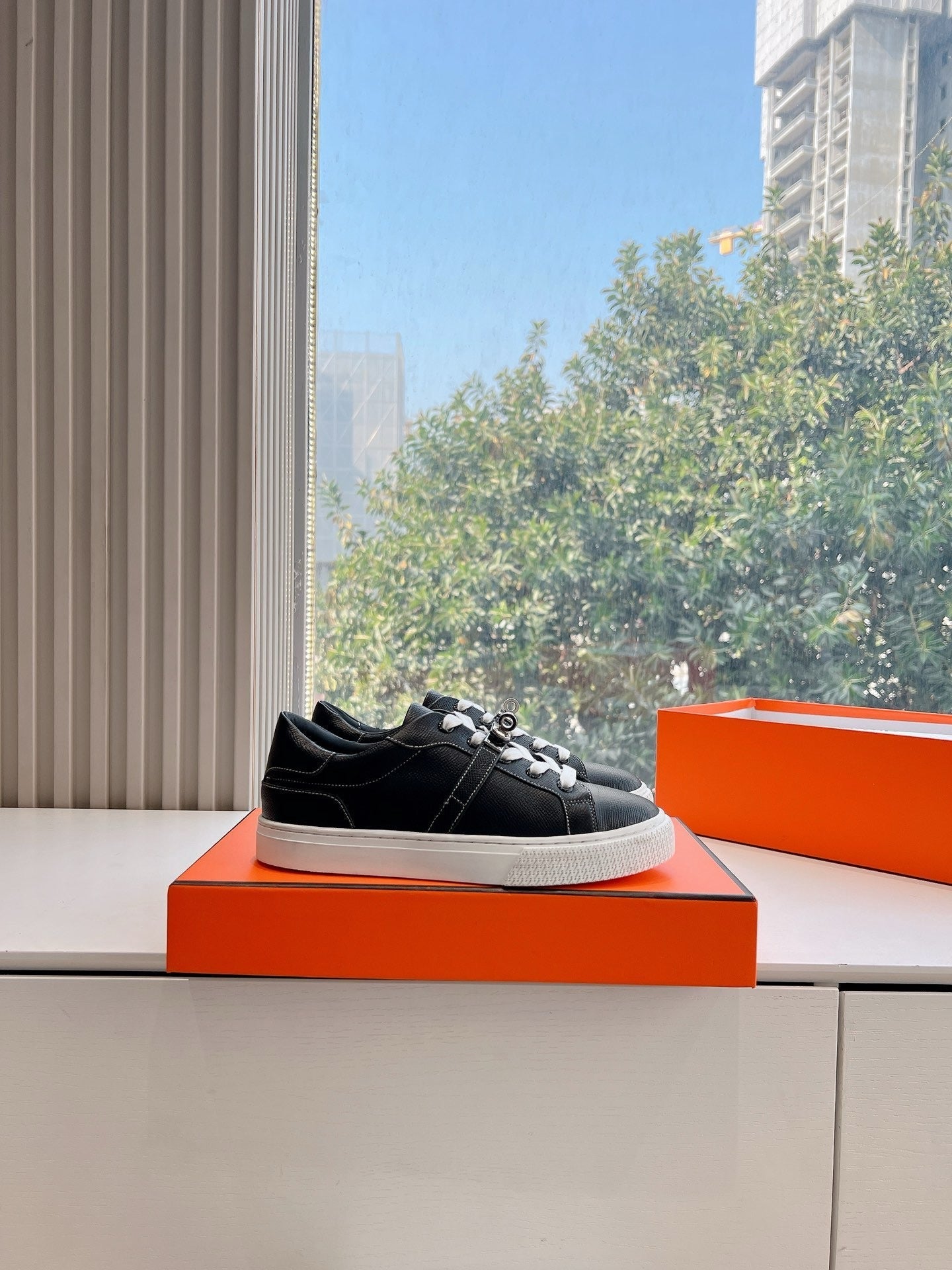 SE1577 Hermes Day Sneaker / Size5-10