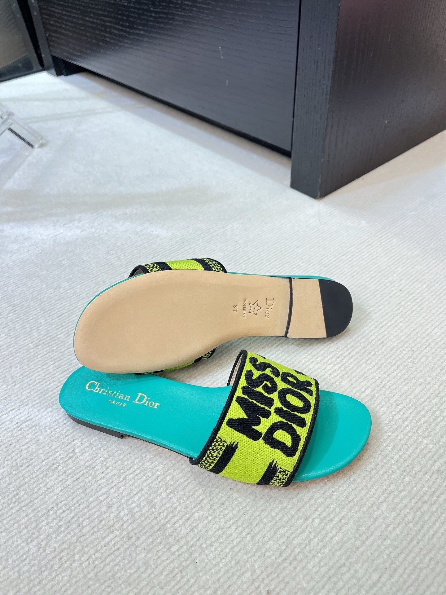 SE1449 Dway Slide / Size4-11