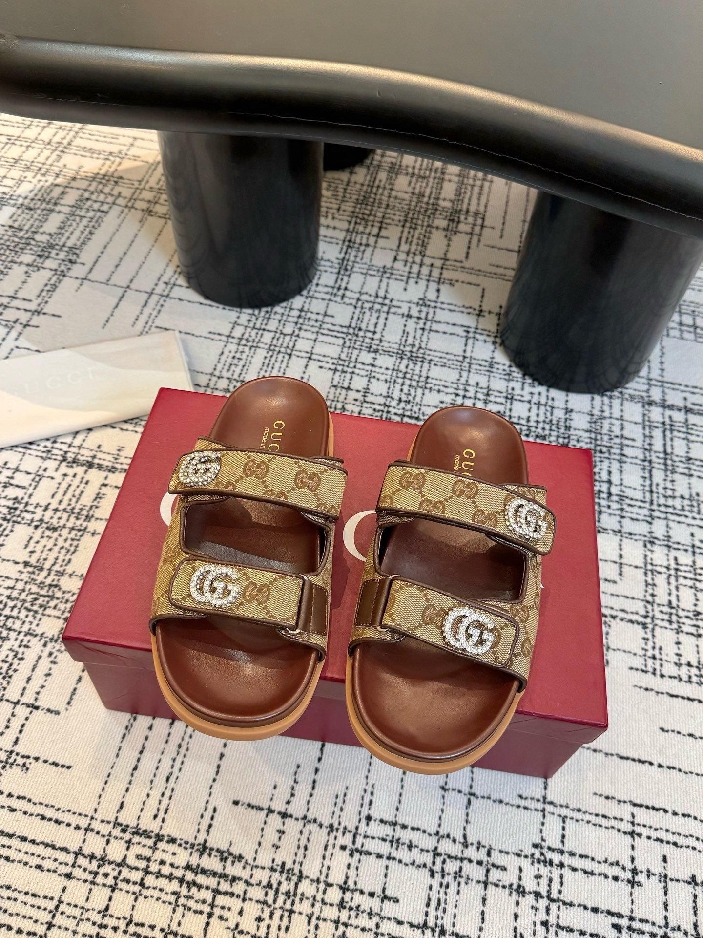 SE1633 Gucci Women's Sandal with Crystals / Size5-10