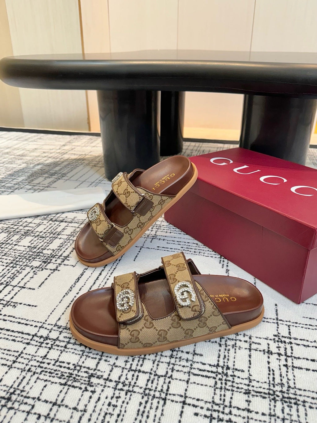 SE1633 Gucci Women's Sandal with Crystals / Size5-10