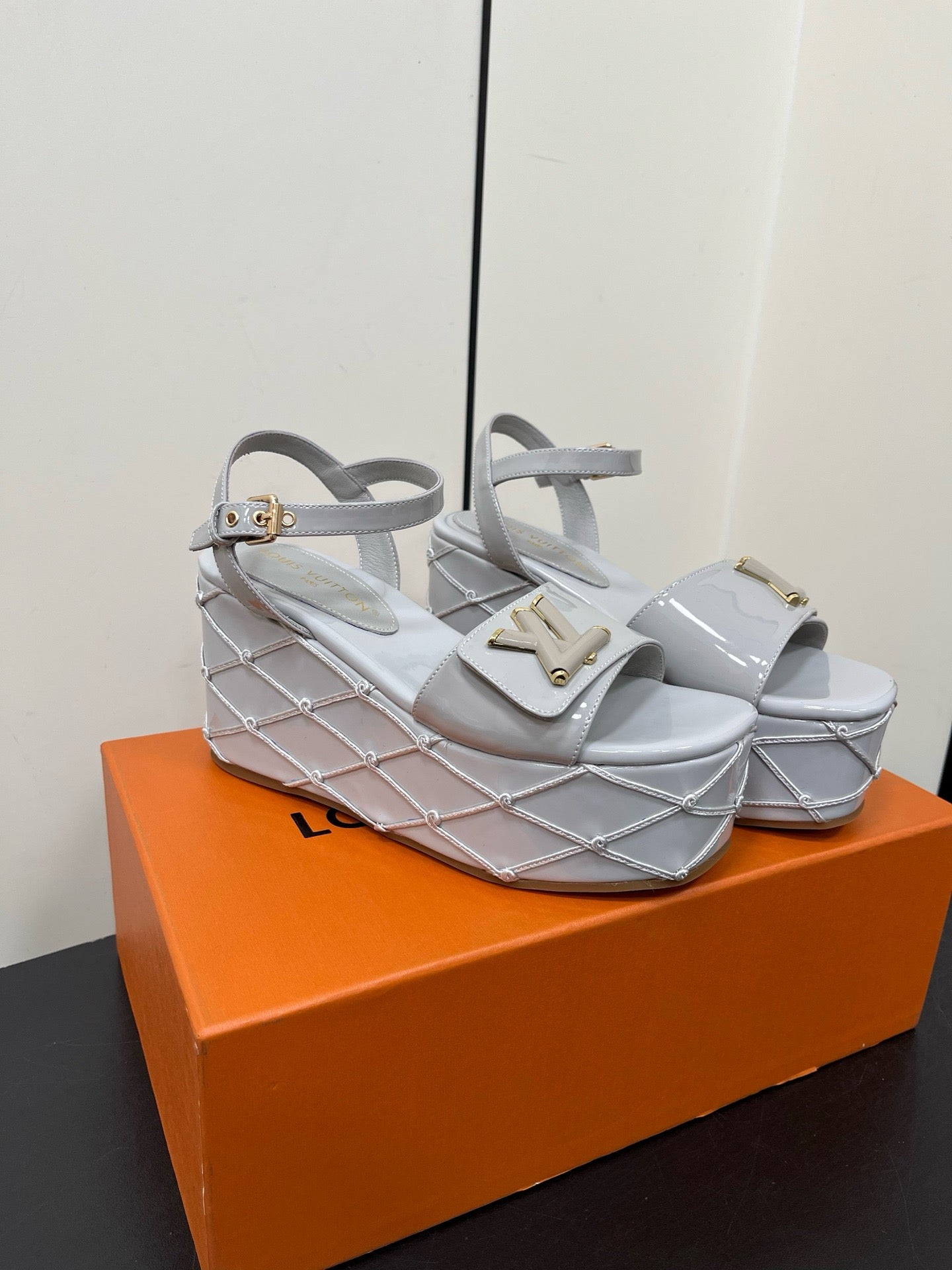 SE1578 Shake Wedge Sandal / Size5-11