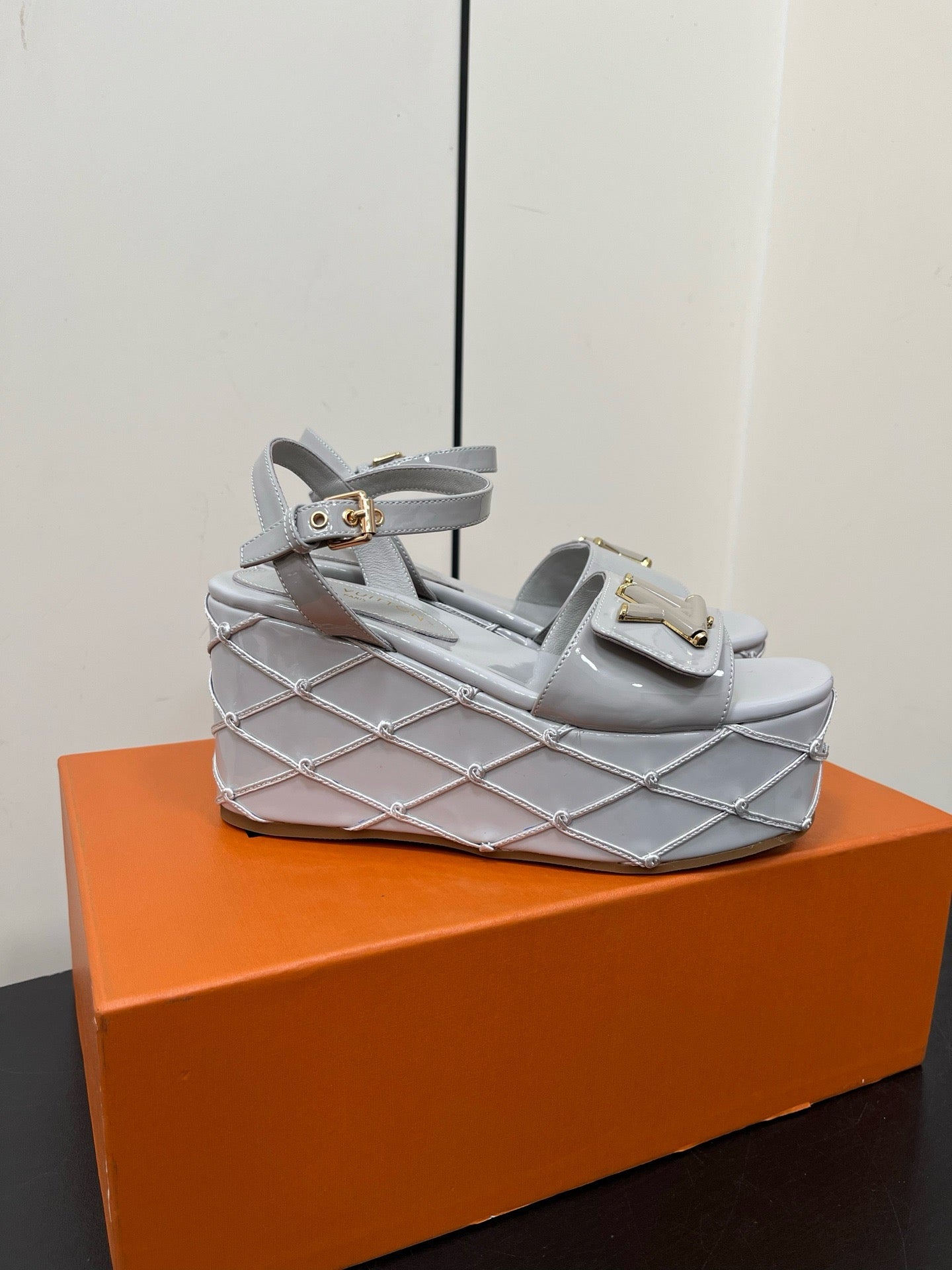 SE1578 Shake Wedge Sandal / Size5-11