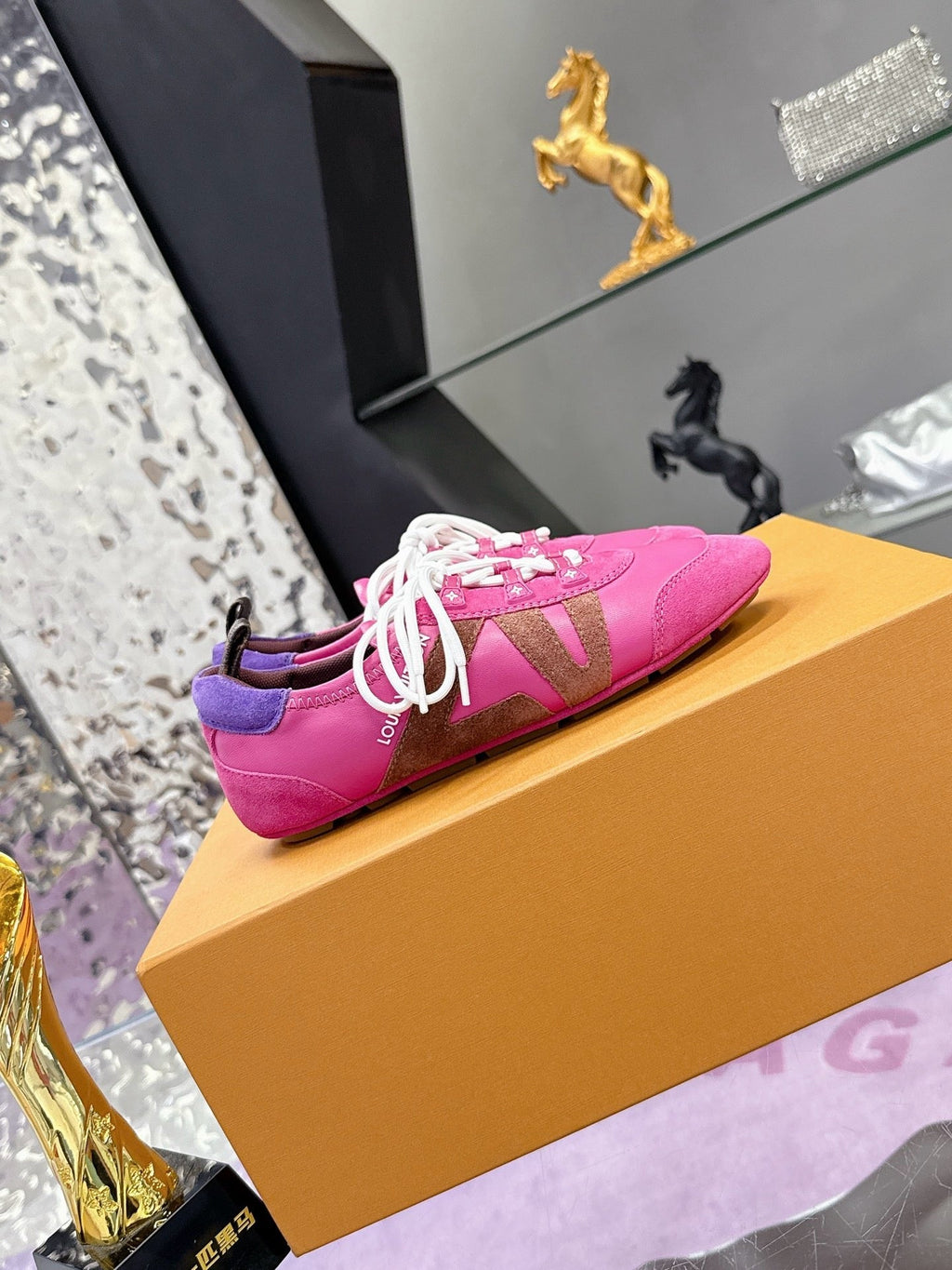 SE1642 LV Sneakerina / Size5-11
